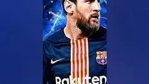 萌娃Baby专注通电话，小海绵跟跑行李箱展可爱风采