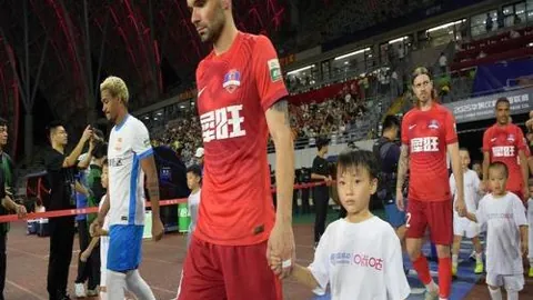 廣州隊與越秀山體育場共謀別離，憧憬再聚的美好日子