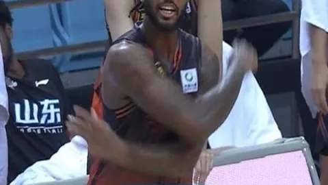 孙颖莎3-0横扫简彤娟，亚洲杯首战旗开得胜